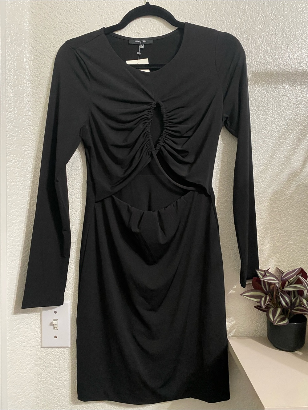 Love Tree Black Long-Sleeve Ruched Cutout Dress